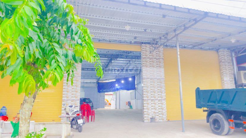 Cho thuê Kho mới xây 450 m2 mặt tiền Nguyễn Văn Linh có sân rộng