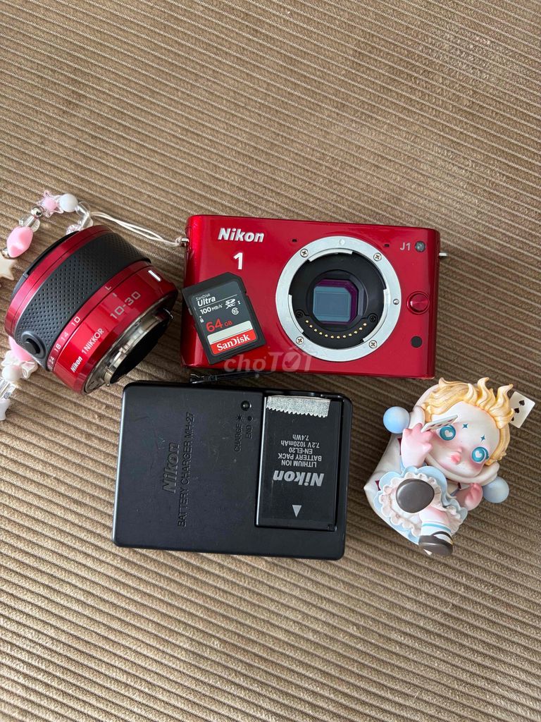 Máy ảnh Nikon J1 Đỏ. Mua bán Máy ảnh, Máy quay tại Quận Bình Thạnh Tp Hồ Chí Minh được đăng bởi Đặng Minh Anh hình 1