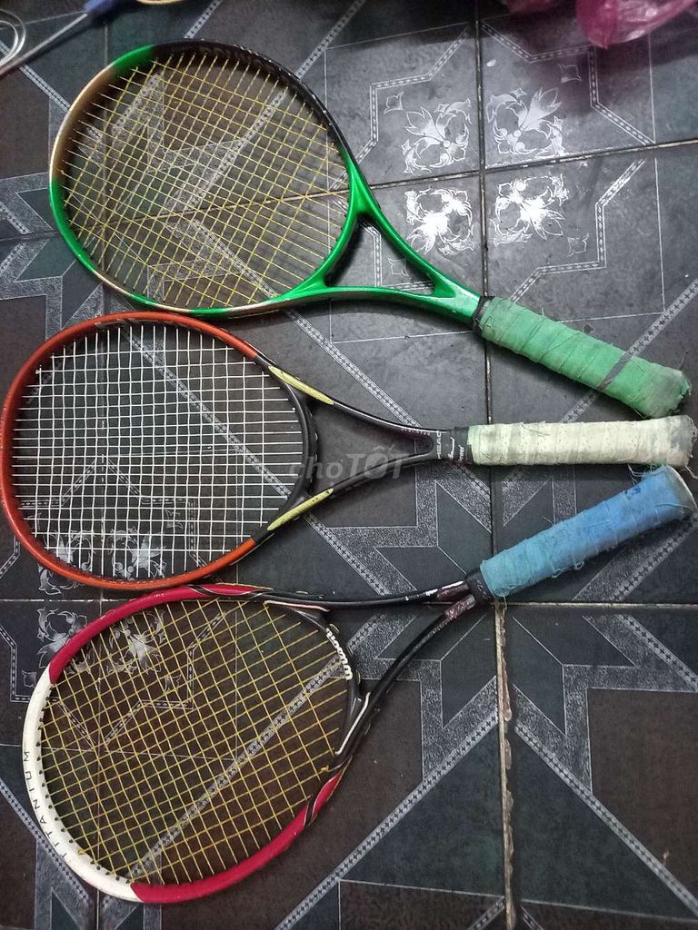 Dọn pass rẻ combo 3 cây tennis+2 cây cầu lông tốt