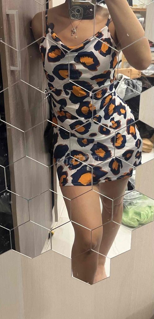 váy 2 dây da beo lạ lùng tặng áo. Mua bán Quần áo tại Quận Tân Bình Tp Hồ Chí Minh được đăng bởi Đào hình 3