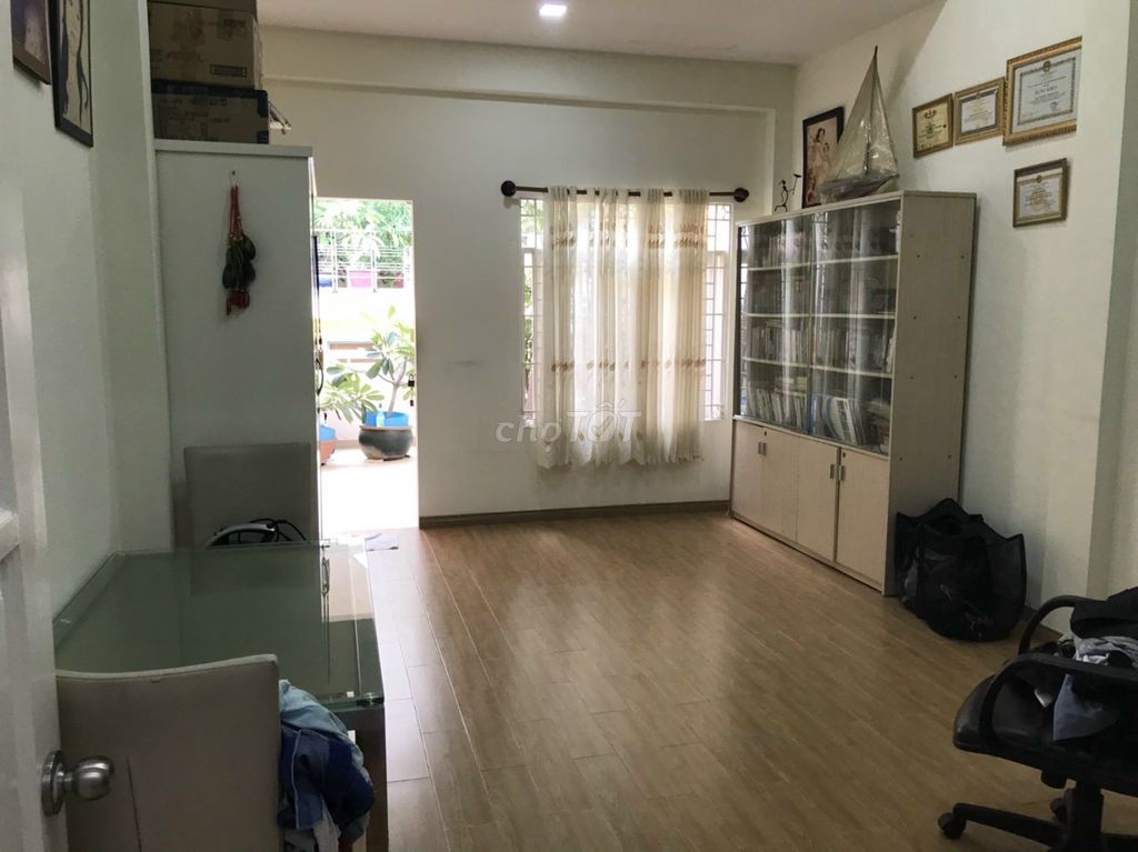 Аренда · 4 комн. · 64 м² · Quận 1, ул. Đường Đặng Dung