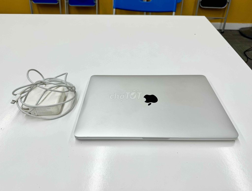 Bán Macbook Pro M2 2022 Bạc 8GB/256GB. Mua bán Laptop tại Quận Thanh Xuân Hà Nội được đăng bởi Manh hình 1