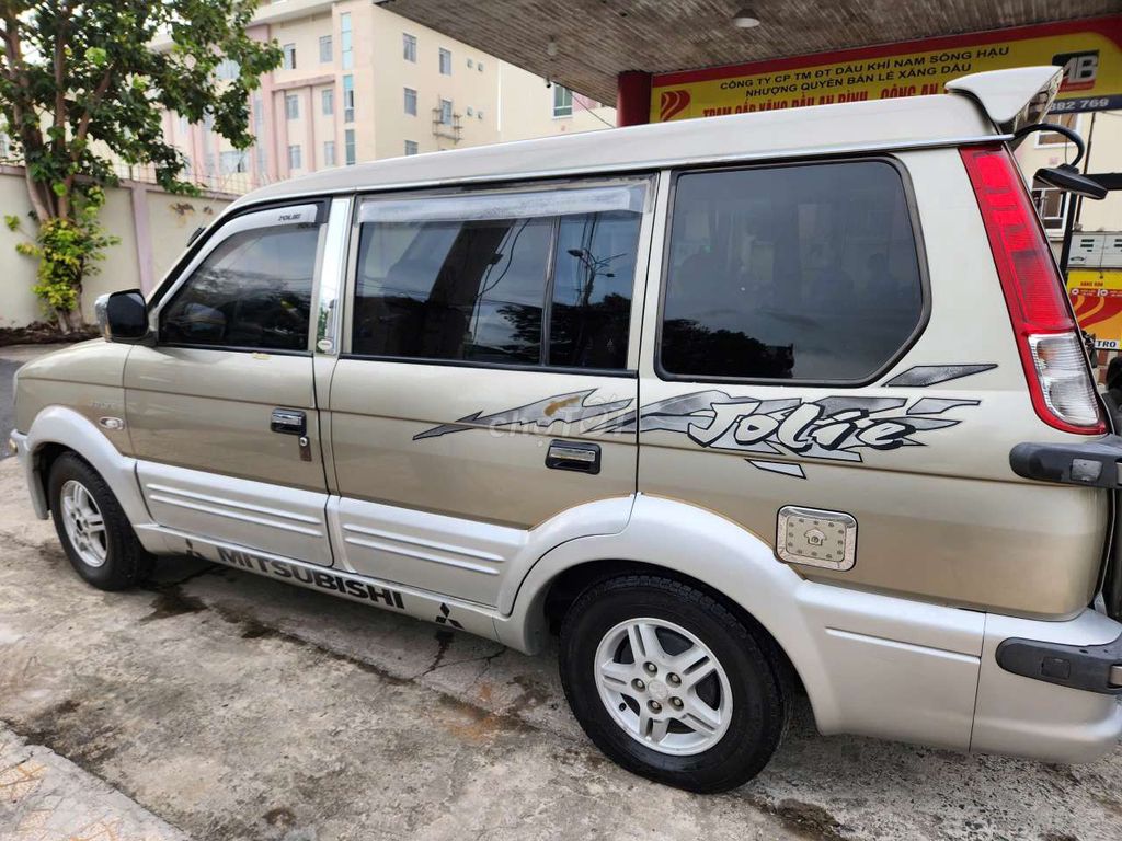 Mitsubishi Jolie 2005 photo 3
