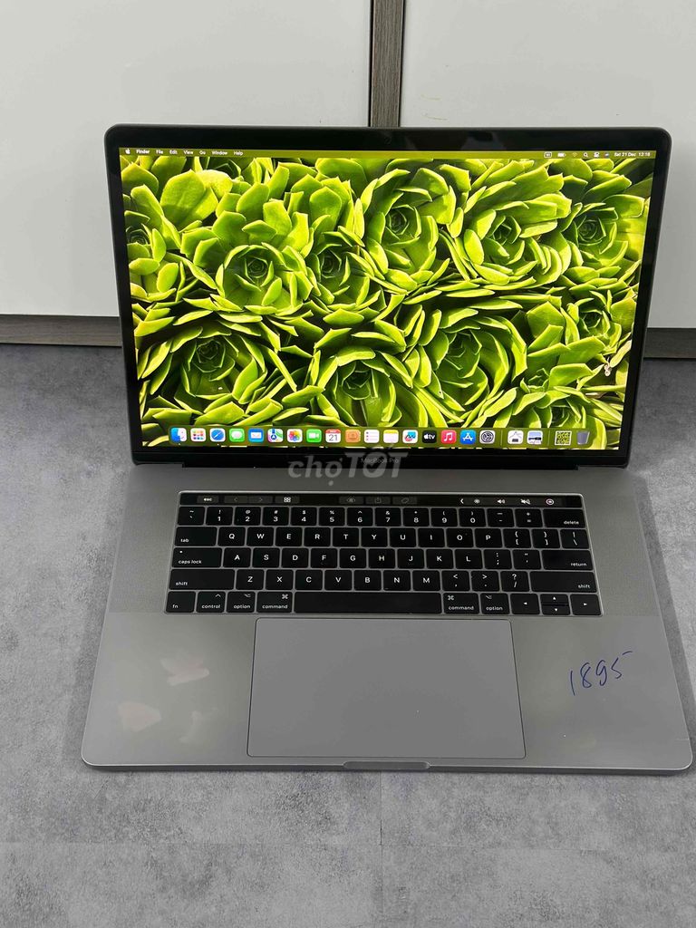 Macbook pro 2017 15' gray Ram 16/512GB Pin new 6k