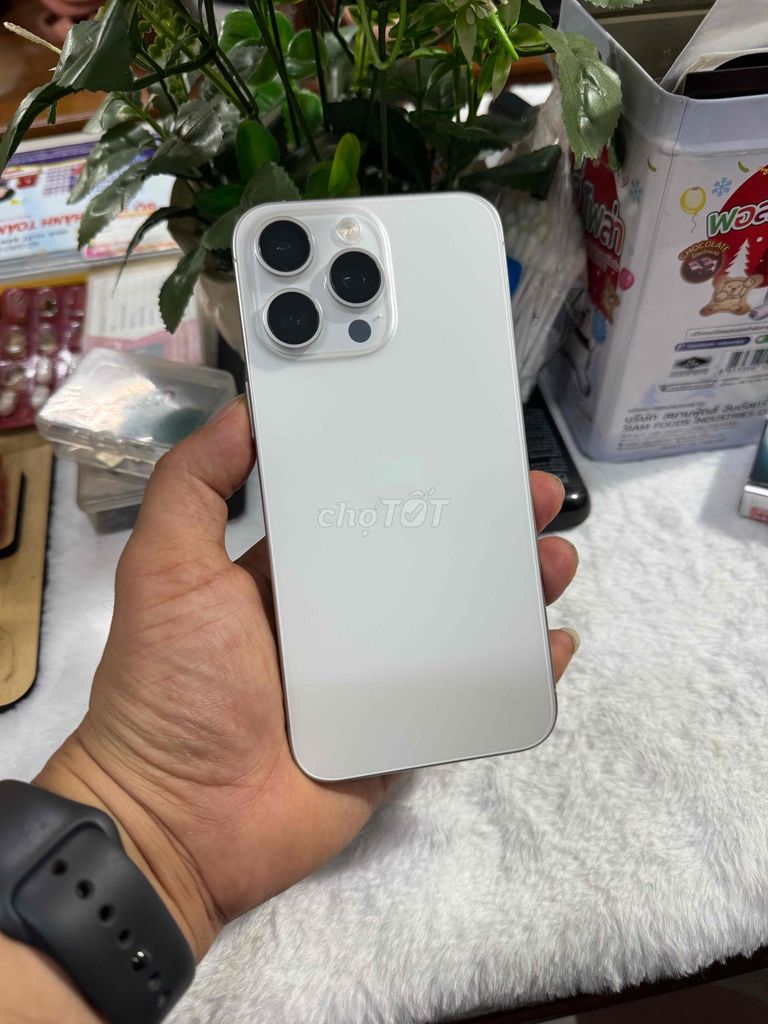 Apple iPhone 15 pro max 1tb  Trắng 99% quốc tế. Mua bán Điện thoại tại Thành phố Biên Hòa Đồng Nai được đăng bởi Vinh Trần hình 1