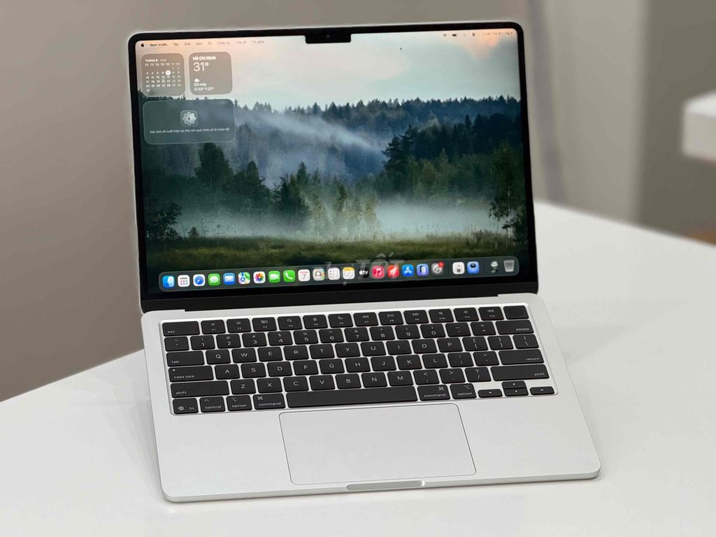 MacBook Air M4 13 inch 16GB/256GB Bạc LikeNew. Mua bán Laptop tại Quận 10 Tp Hồ Chí Minh được đăng bởi MacBook HiHand hình 1
