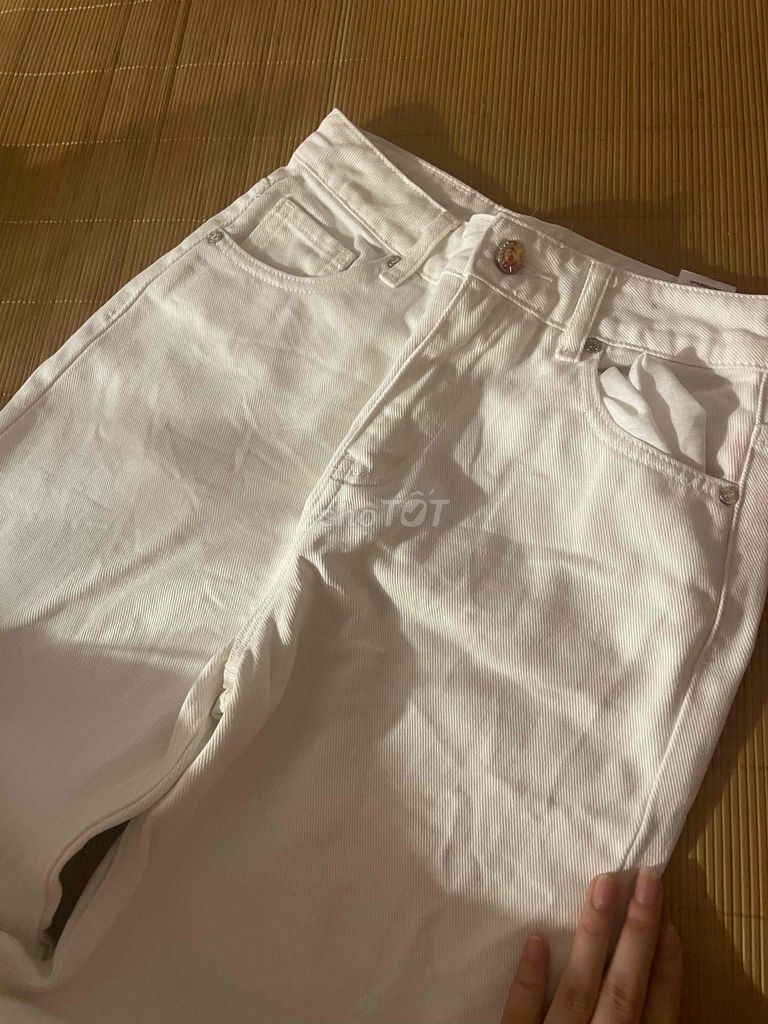 Quần jeans nữ Vải bền Trắng. Mua bán Quần áo tại Huyện Hạ Hòa Phú Thọ được đăng bởi Te xinh hình 1