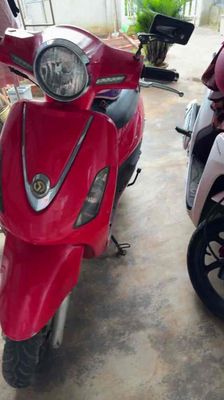 Xe tay ga SYM Shark màu đỏ. Mua bán Xe máy tại Thành phố Buôn Ma Thuột Đắk Lắk được đăng bởi Hà