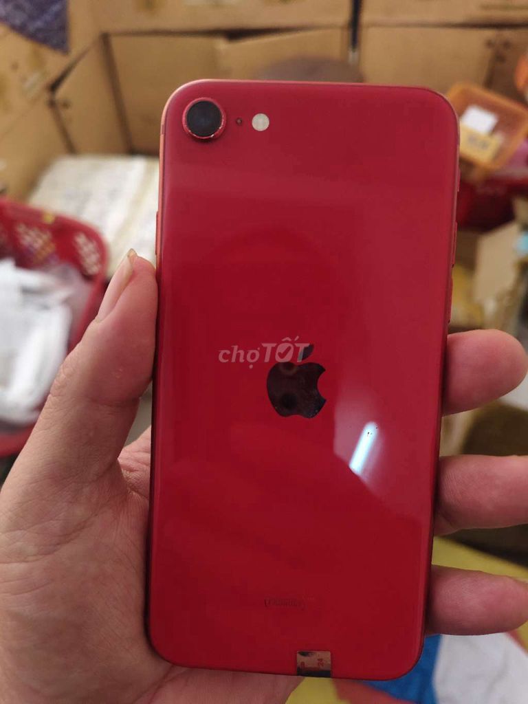 (Đà Nẵng)  iPhone SE 64GB Đỏ A13 Bionic. Mua bán Điện thoại tại Quận Cẩm Lệ Đà Nẵng được đăng bởi Nguyễn Đức Ngà hình 1