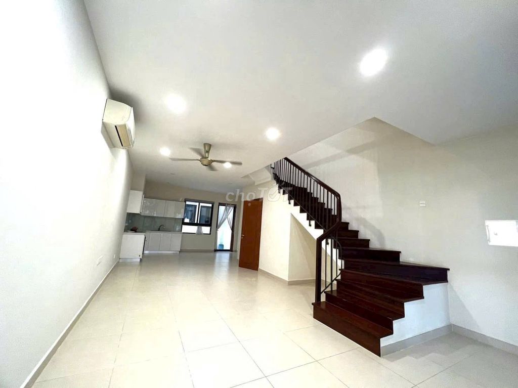 Вилла в Vinhomes, 122.5 кв.м, полностью меблирована