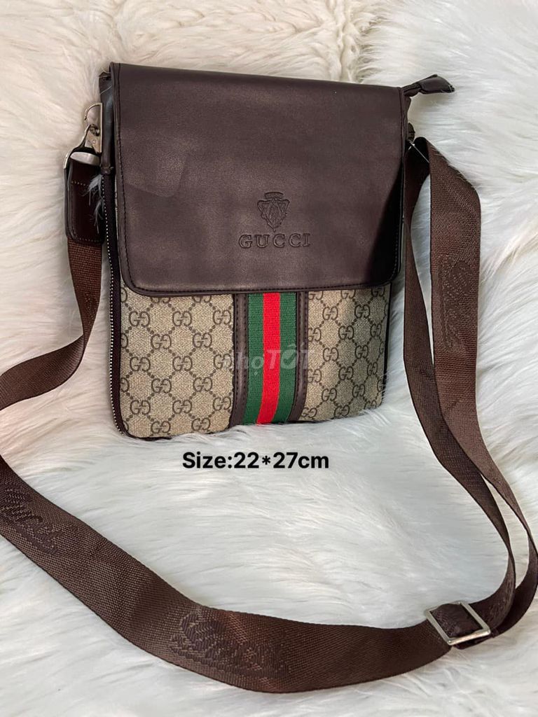 Túi đeo chéo Gucci italy 22 * 27 cm