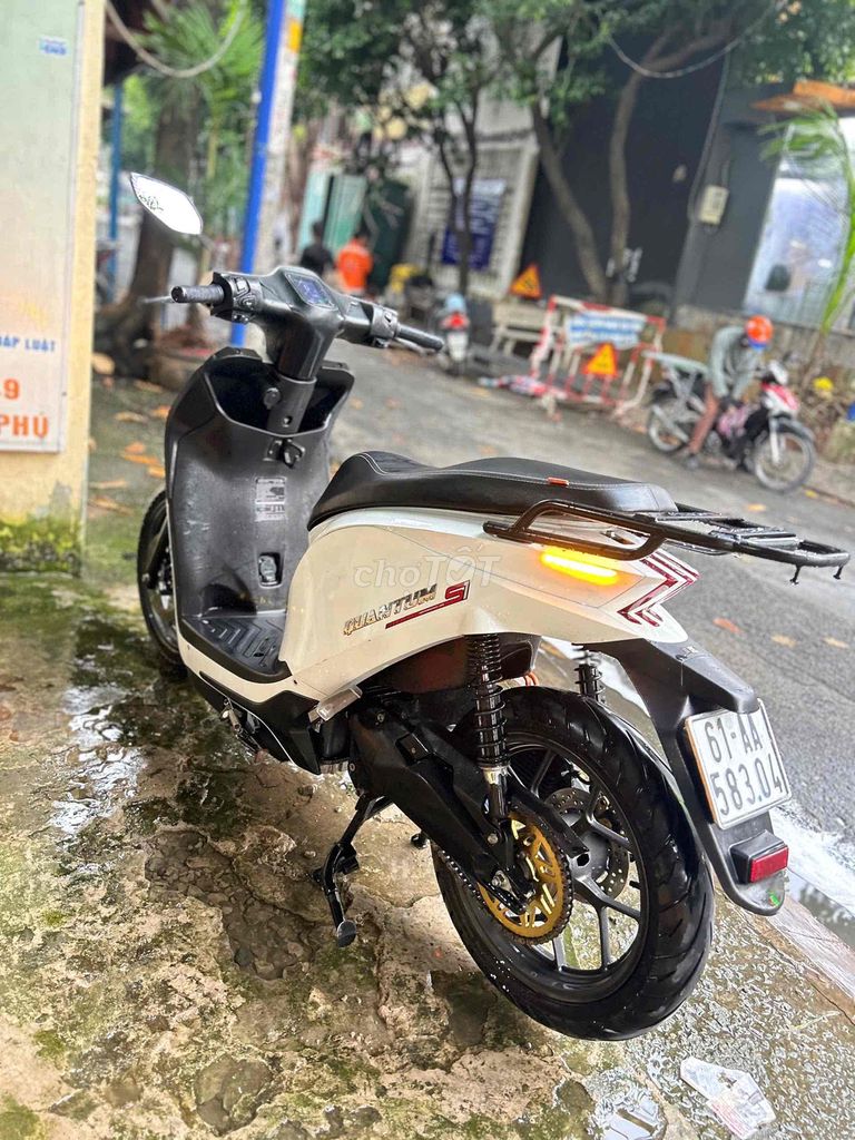 Электрический скутер Datbike Quantum S1 белый 17000 км