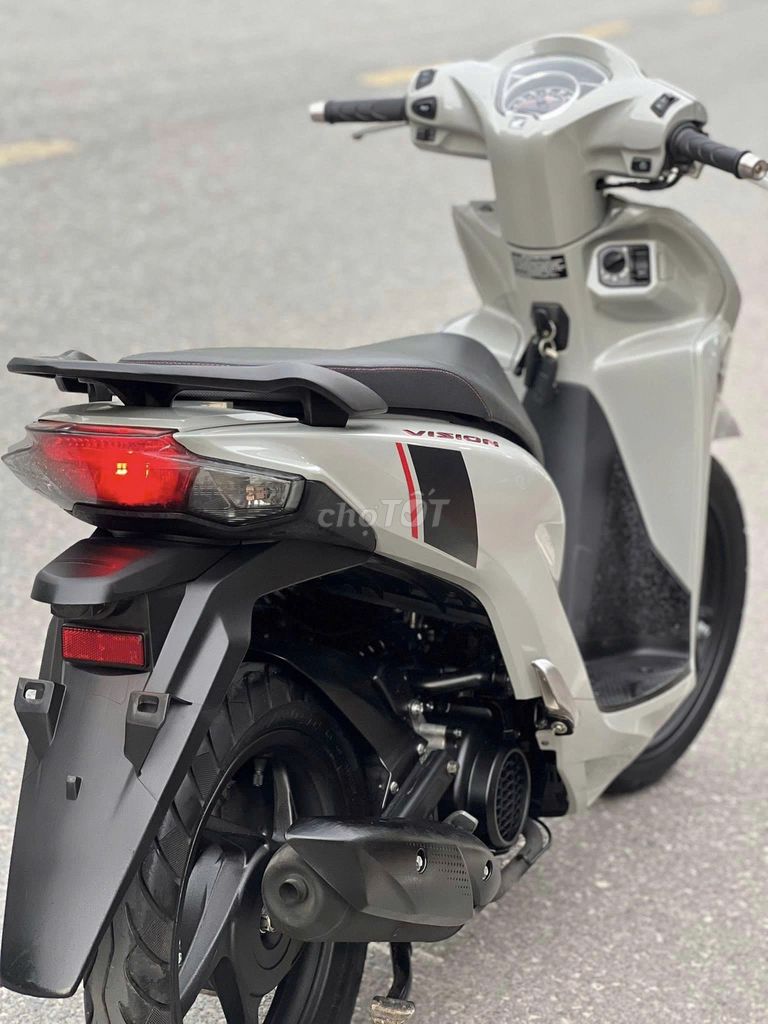 Xe tay ga Vision 110 2022-23 phiên bản Sport Xám. Mua bán Xe máy tại Quận Gò Vấp Tp Hồ Chí Minh được đăng bởi Lê Bảo hình 5