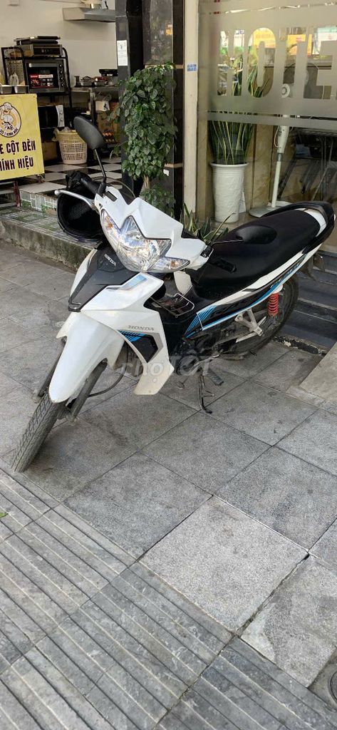 Honda Blade 2019 Trắng Đã sử dụng. Mua bán Xe máy tại Thành phố Vĩnh Yên Vĩnh Phúc được đăng bởi Tuấn hình 2