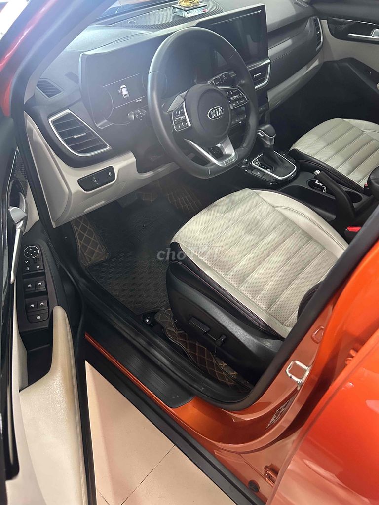 Kia Seltos 2021 Premium 1.4 AT - 67000 km