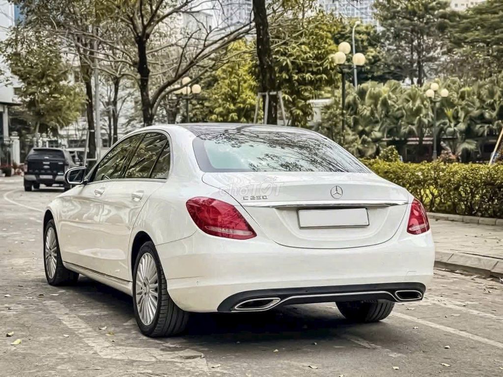 🔺MERCEDES C250 EXCLUSIVE MODEL 2017 MỘT CHỦ. Mua bán Ô tô tại Quận 7 Tp Hồ Chí Minh được đăng bởi Tung hình 5