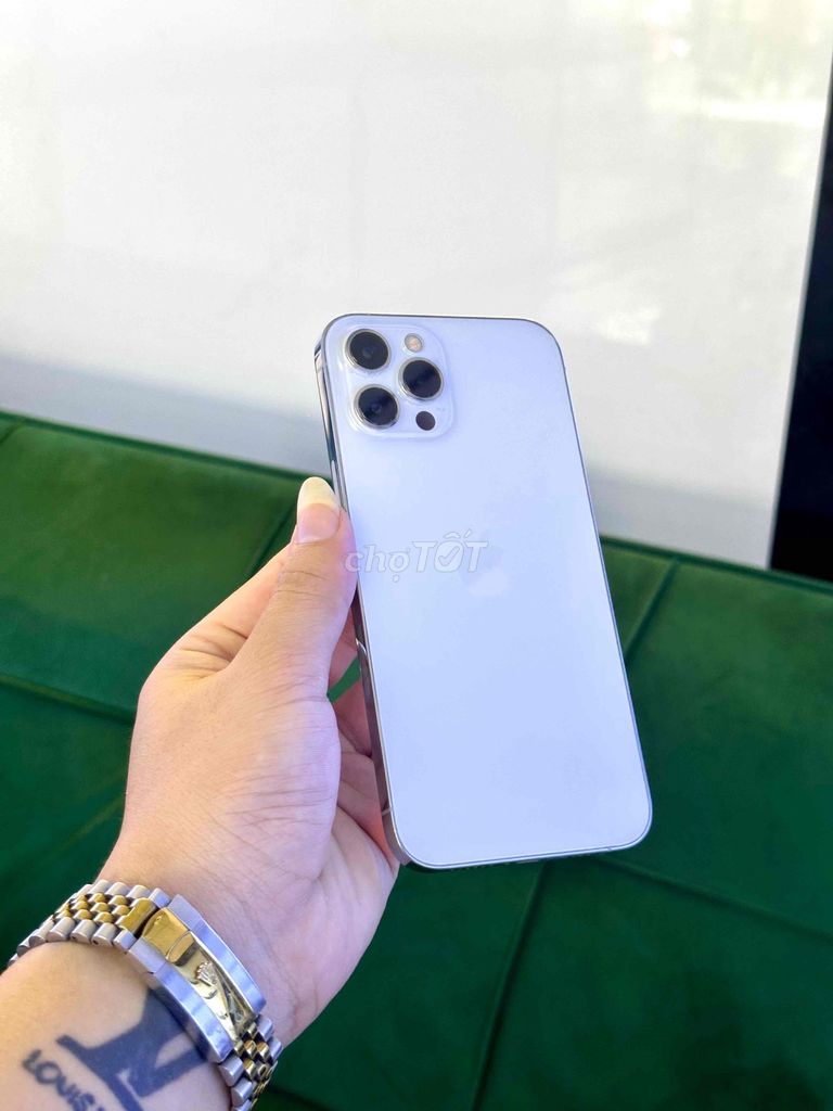 Apple iPhone 12 Pro Max 256GB Bạc. Mua bán Điện thoại tại Thành phố Thủ Dầu Một Bình Dương được đăng bởi Thành  hình 1