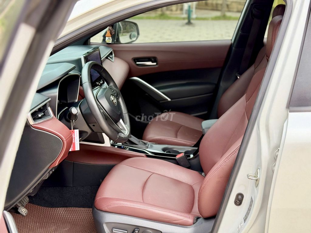 Toyota Corolla Cross 2025. Mua bán Ô tô tại Quận Long Biên Hà Nội được đăng bởi Linh hình 5