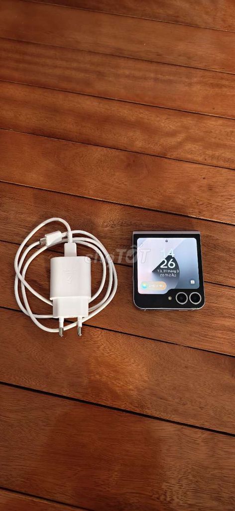 Samsung Z Flip 6 SSVN.256GB Xám 99% mới. Mua bán Điện thoại tại Quận Hải Châu Đà Nẵng được đăng bởi Hson Luo hình 1