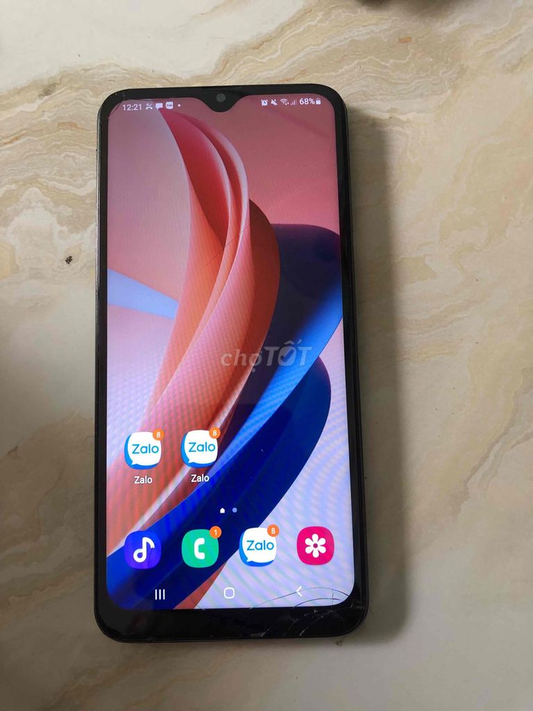 Samsung Galaxy A20 Đen Kính nứt. Mua bán Điện thoại tại Thành phố Thủ Đức Tp Hồ Chí Minh được đăng bởi Lâm hình 1