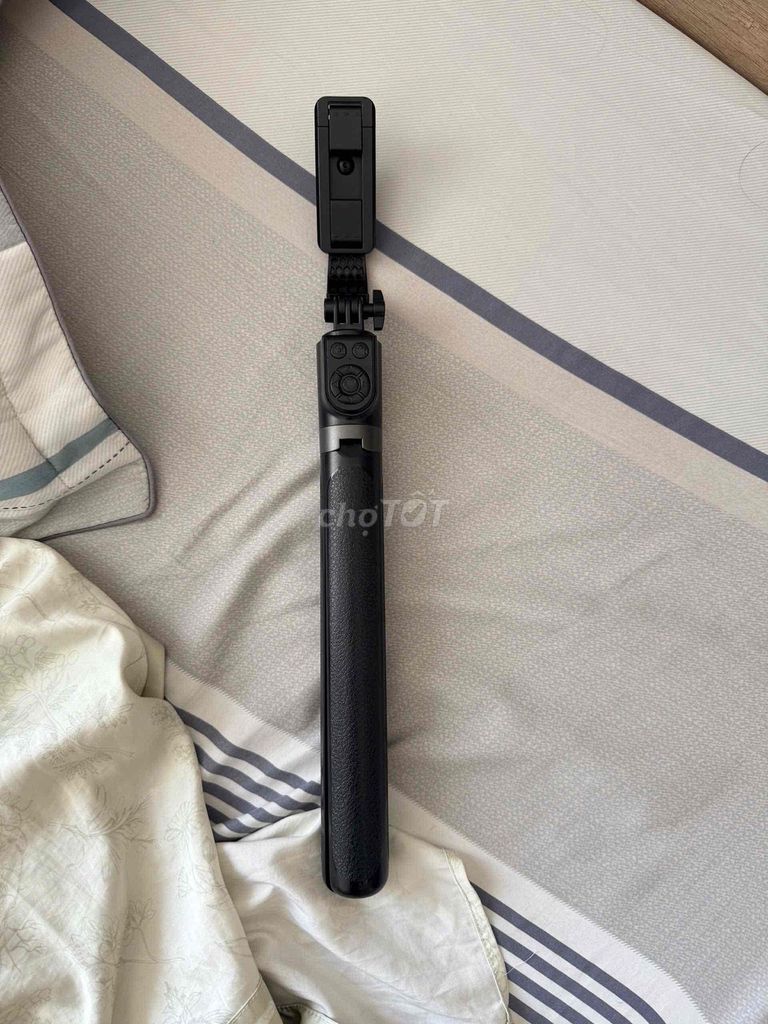 Gậy selfie Tripod Livestream Đen. Mua bán Phụ kiện (Màn hình, Chuột...) tại Quận 10 Tp Hồ Chí Minh được đăng bởi Tôi là Kim Ngưu hình 1