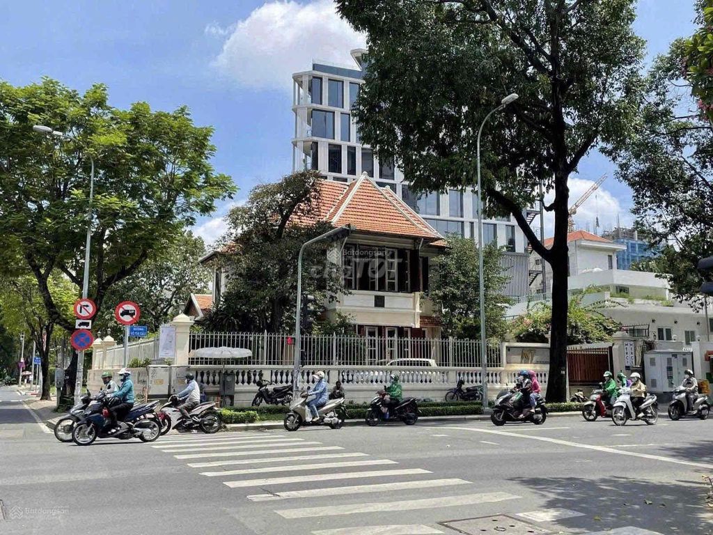 cho thuê góc 3 mặt tiền quận 3