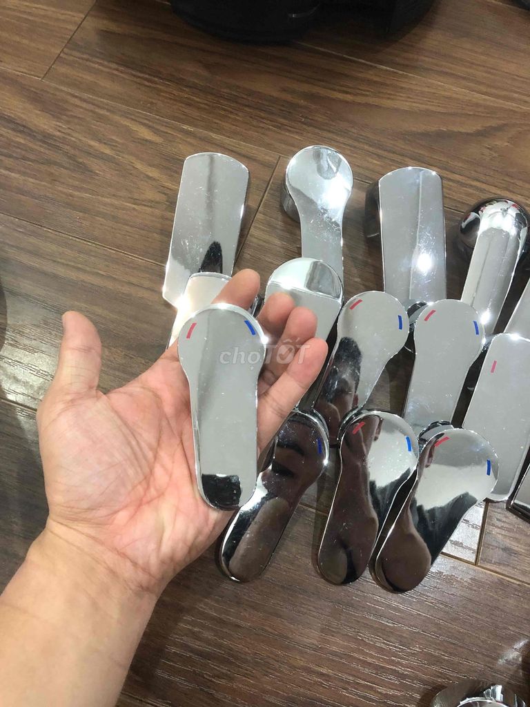 Tay gạt vòi nước. Mua bán Thiết bị vệ sinh, nhà tắm tại Quận Thanh Xuân Hà Nội được đăng bởi thinh hình 1