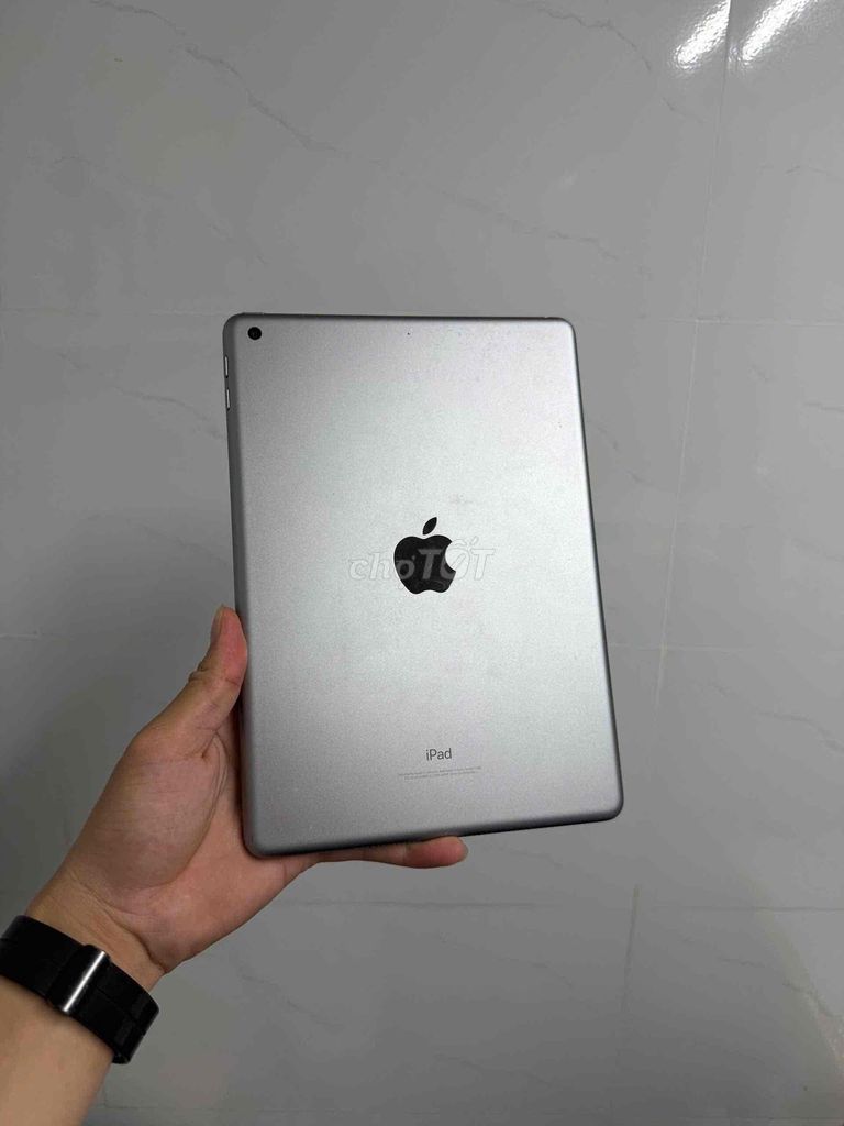 Apple iPad Gen 6 32GB 4G Xám lỗi camera. Mua bán Máy tính bảng tại Quận Hải Châu Đà Nẵng được đăng bởi Vsmart Thu Mua Điện Thoại Laptop  hình 1