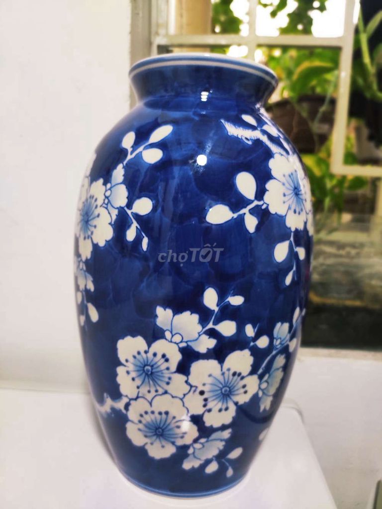 Bình hoa bằng gốm Bát Tràng Tinh Vân như hình