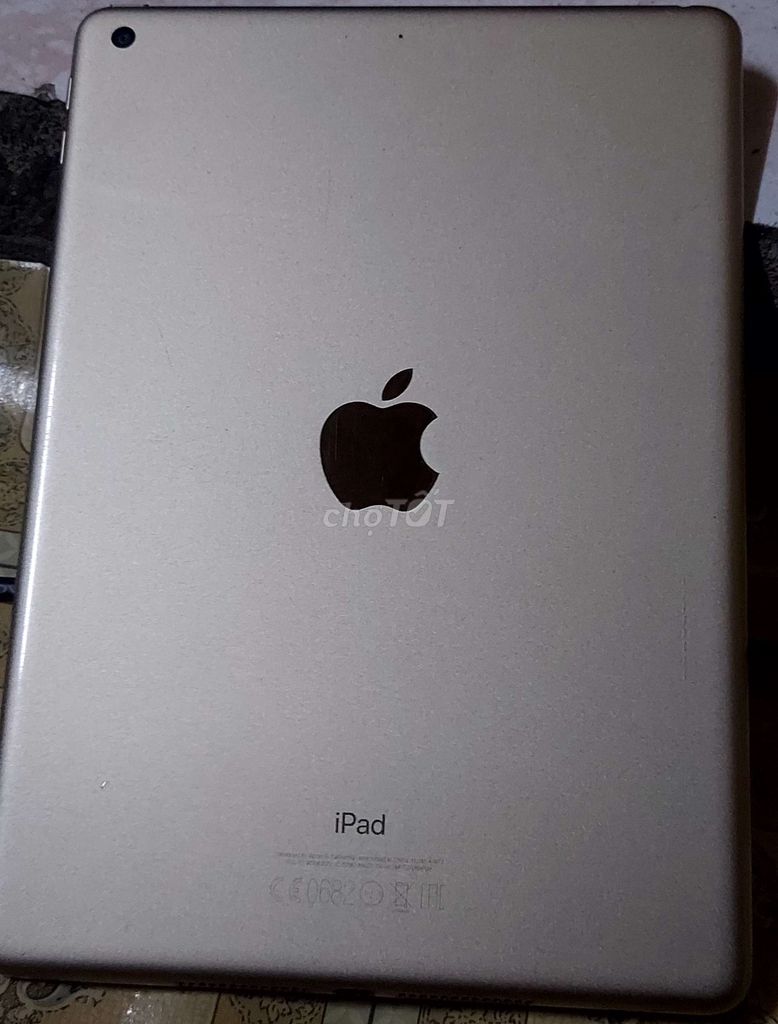 Apple iPad Gen 5 32GB Vàng Gold. Mua bán Máy tính bảng tại Quận 1 Tp Hồ Chí Minh được đăng bởi A. Quản hình 1