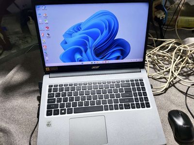 Cần bán laptop như hình. Mua bán Laptop tại Thị xã Bến Cát Bình Dương được đăng bởi rua