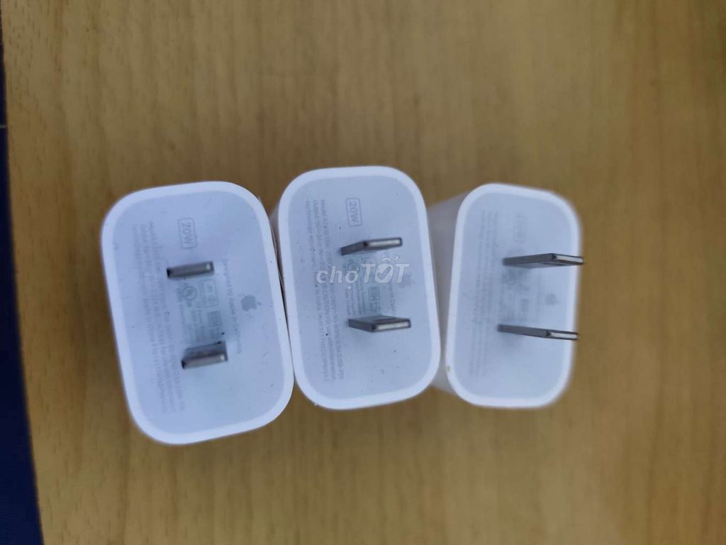 bán Củ sạc Apple A2305 Trắng. Mua bán Phụ kiện (Màn hình, Chuột...) tại Quận Tân Bình Tp Hồ Chí Minh được đăng bởi Jackie Huynh hình 1