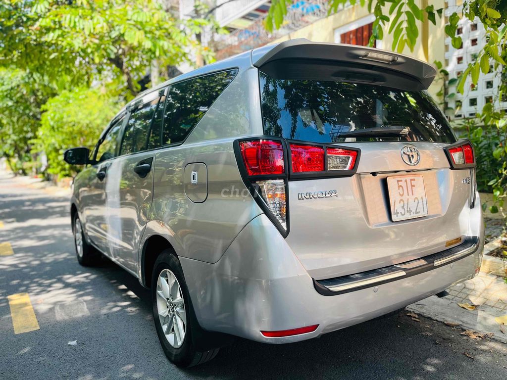 Toyota Innova 2016 2.0E - 108000 km. Mua bán Ô tô tại Quận 5 Tp Hồ Chí Minh được đăng bởi Salon Ô TÔ 07879 hình 5