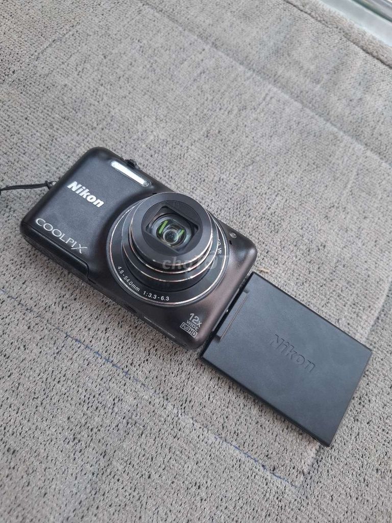 Nikon s6600. Mới như 100%