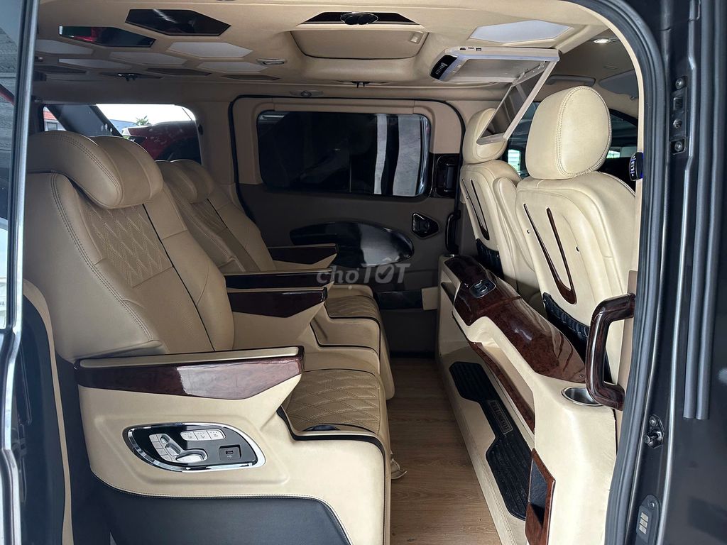 Ford Tourneo Limousine 2020 bảo hành 2026, vay 75%. Mua bán Ô tô tại Quận Tân Phú Tp Hồ Chí Minh được đăng bởi Đức hình 4
