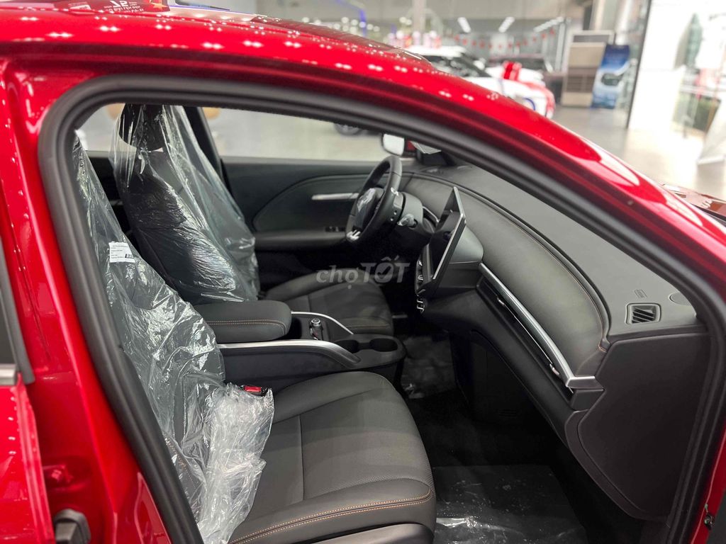 VF6 Plus Đỏ mới 100%, xe sẳn giao ngay. Mua bán Ô tô tại Quận 12 Tp Hồ Chí Minh được đăng bởi VinFast An Sương Quốc Lộ 1A hình 10