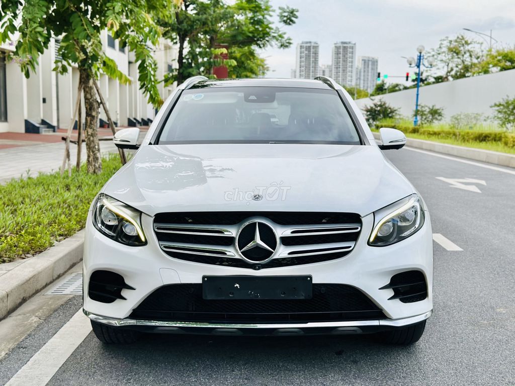 MERCEDES GLC300 4MATIC 2018 Trắng.Kem Đẹp Nhất HN