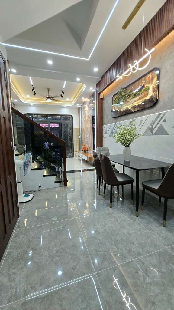 BÁN NHÀ TRUNG TÂM TÂN PHÚ - HXH ĐỖ CỬA.3 TẦNG BTCT MỚI. 4x14 TÂN HƯƠNG