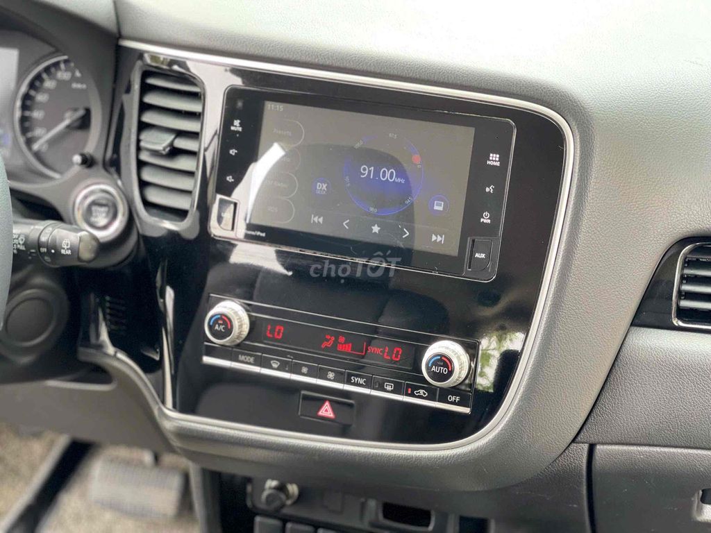 Mitsubishi Outlander Cvt 2020- 65.000km. Mua bán Ô tô tại Quận Long Biên Hà Nội được đăng bởi Mr Tài Oto hình 13