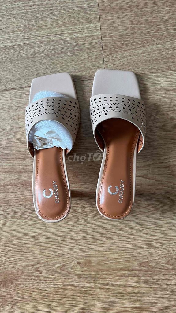 Guốc cao gót Choudy Hồng da size 36. Mua bán Giày dép tại Quận 4 Tp Hồ Chí Minh được đăng bởi tien hình 1