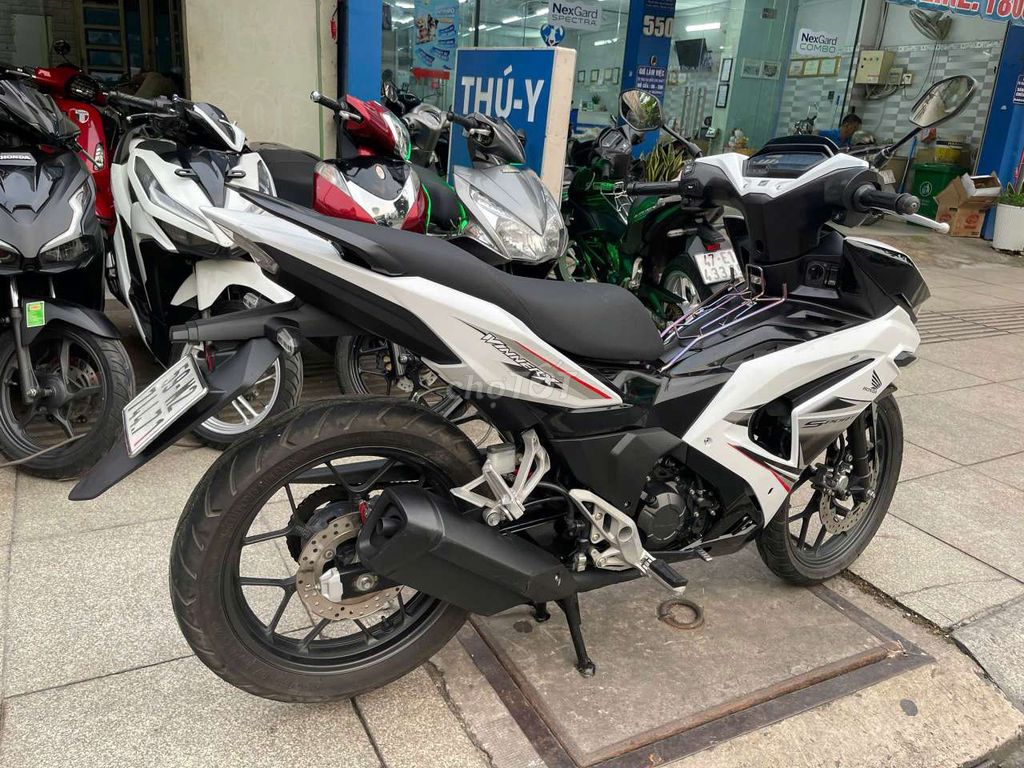 Honda Winner V3 2023 Белый черный Вьетнам б/у 90%