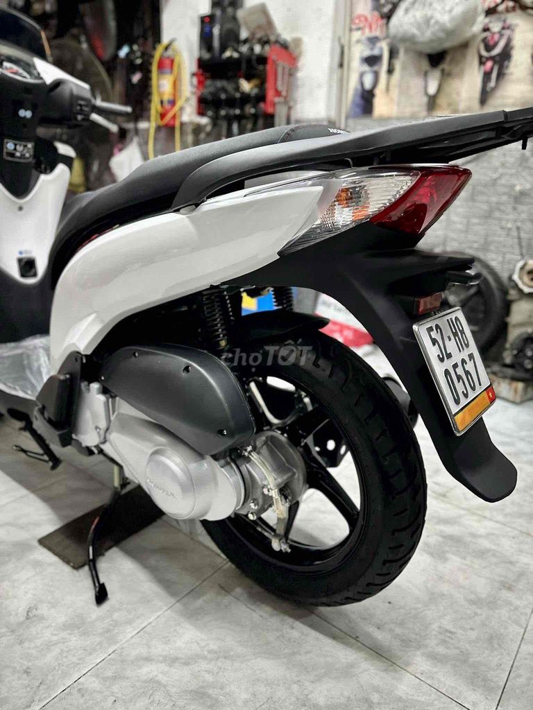 sh Ý 2005 up 2010 biển số đẹp. Mua bán Xe máy tại Huyện Nhà Bè Tp Hồ Chí Minh được đăng bởi nguyễn thanh hình 2