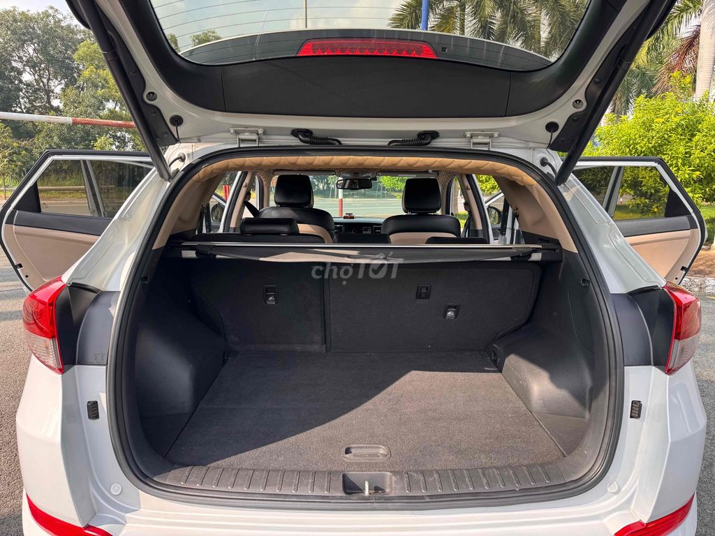 Hyundai Tucson 2015 2.0 AT bản Full nhập cực ngon. Mua bán Ô tô tại Thành phố Thủ Đức Tp Hồ Chí Minh được đăng bởi Trần Quốc Bảo hình 11