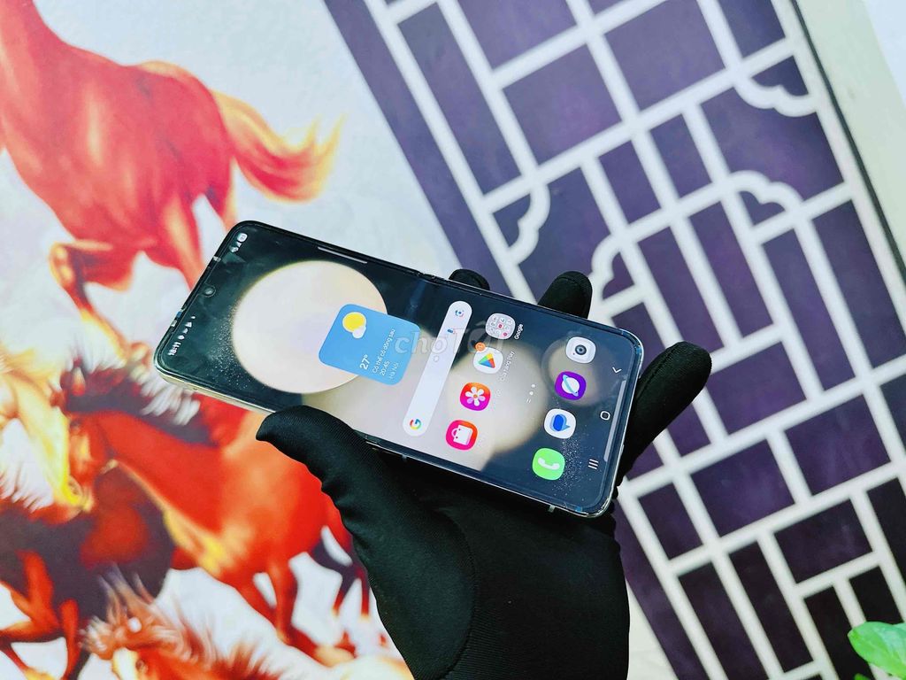 Samsung Z Flip 5 5G 256G màu Kem VN 2sim 99%. Mua bán Điện thoại tại Quận Hải Châu Đà Nẵng được đăng bởi TUẤN LUXURY MOBILE ĐÀ NẴNG hình 1