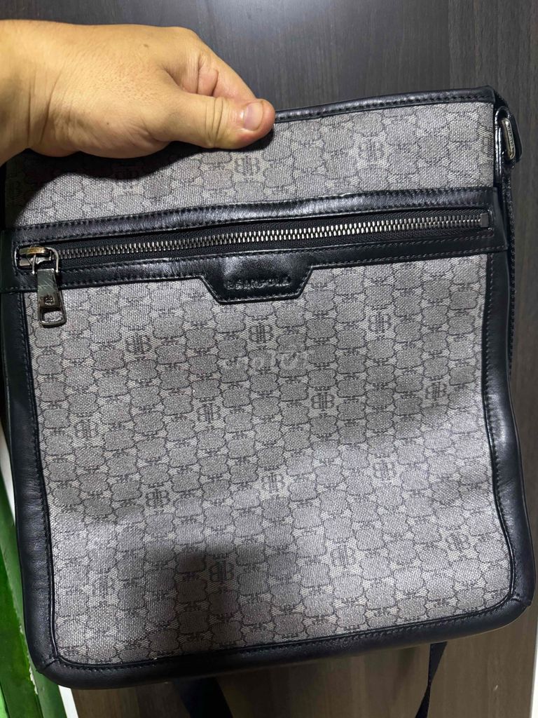 Túi đeo chéo BeanPole Da Đen. Mua bán Túi xách tại Quận 1 Tp Hồ Chí Minh được đăng bởi HeheBoy hình 1