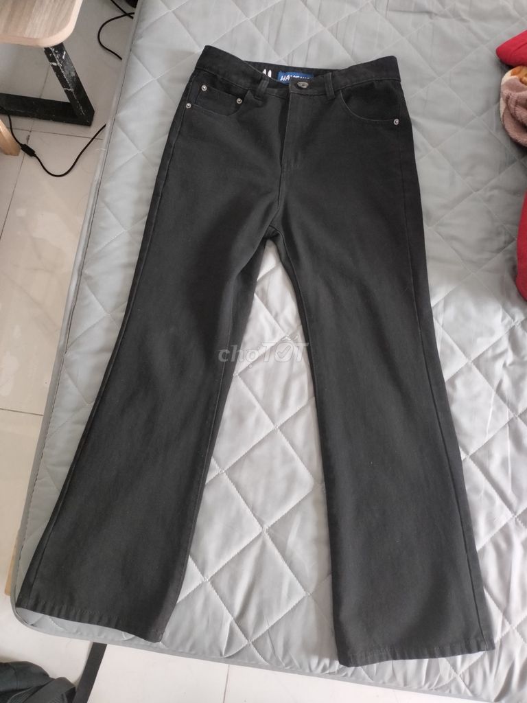 Quần Ống loe Haeven màu Đen size M. Mua bán Quần áo tại Quận 12 Tp Hồ Chí Minh được đăng bởi Hoa Tulip  hình 1