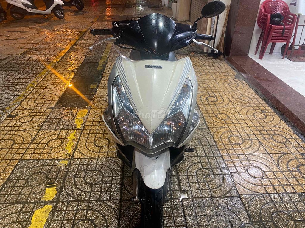 Honda Air Blade 2011 бело-серебристо-черный