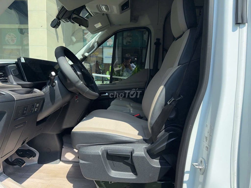 Ford Transit 2025 Premium - 13600 km. Mua bán Ô tô tại Quận 7 Tp Hồ Chí Minh được đăng bởi Trần Hoàng Long hình 5