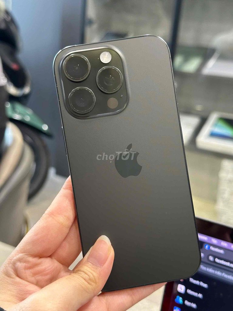 Apple iPhone 16 Pro 256GB Titan Black Quốc Tế Mỹ. Mua bán Điện thoại tại Quận 8 Tp Hồ Chí Minh được đăng bởi CA REM BÁN TÁO hình 1