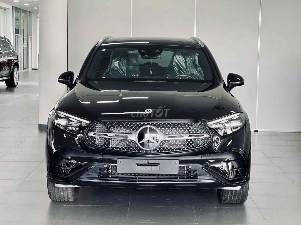 Cần bán GLC300 lướt chuẩn 1.000km. Mua bán Ô tô tại Quận 7 Tp Hồ Chí Minh được đăng bởi Huy Huỳnh hình 1